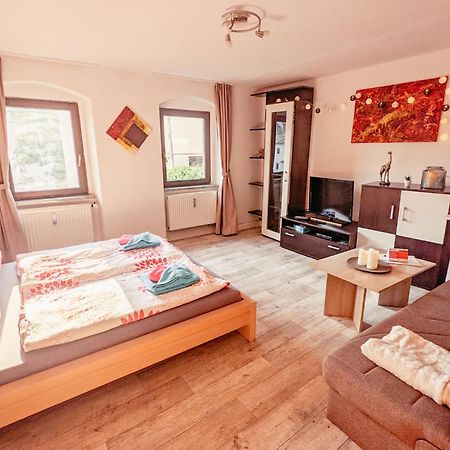 Famzi - Urlaubsmagie - Familienwohnung Mit Gemeinschaftsgarten, -Sauna & -Pool Sebnitz Extérieur photo