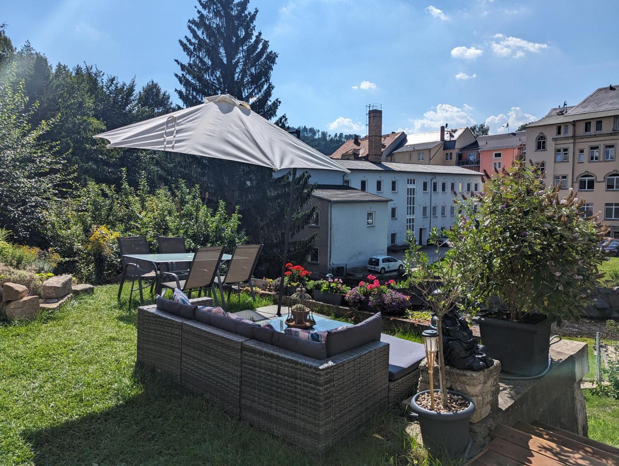 Famzi - Urlaubsmagie - Familienwohnung Mit Gemeinschaftsgarten, -Sauna & -Pool Sebnitz Extérieur photo