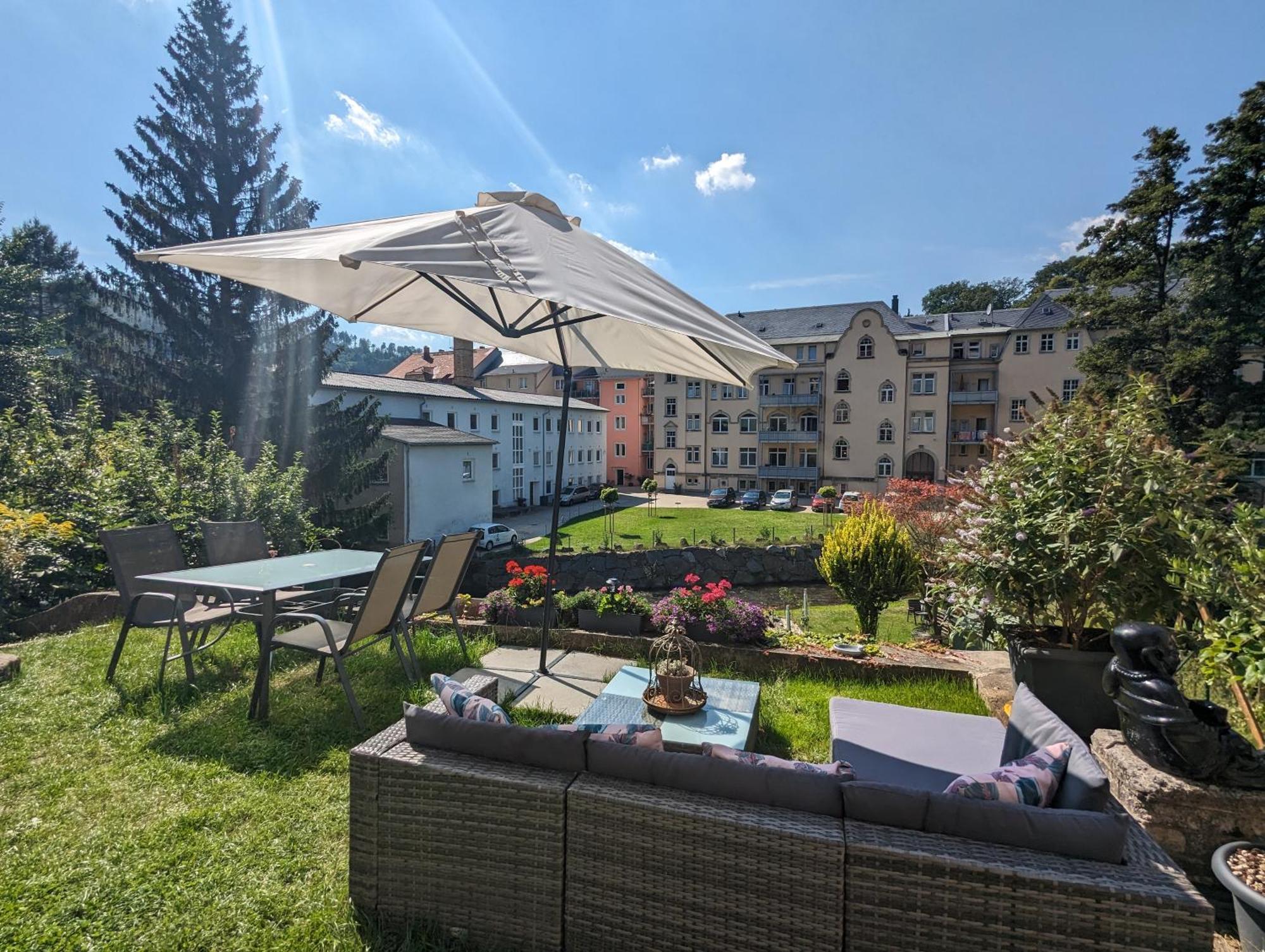 Famzi - Urlaubsmagie - Familienwohnung Mit Gemeinschaftsgarten, -Sauna & -Pool Sebnitz Extérieur photo