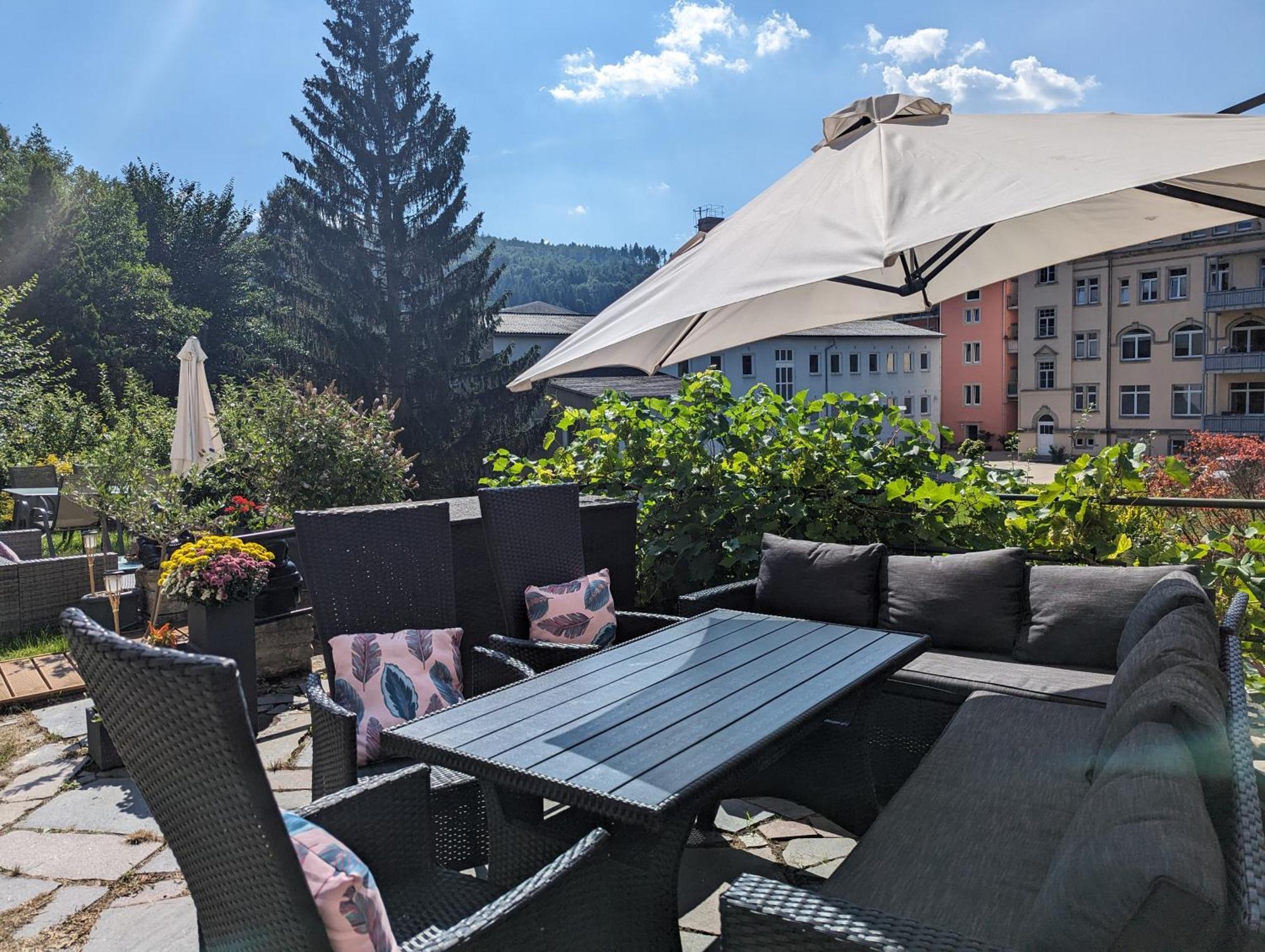 Famzi - Urlaubsmagie - Familienwohnung Mit Gemeinschaftsgarten, -Sauna & -Pool Sebnitz Extérieur photo