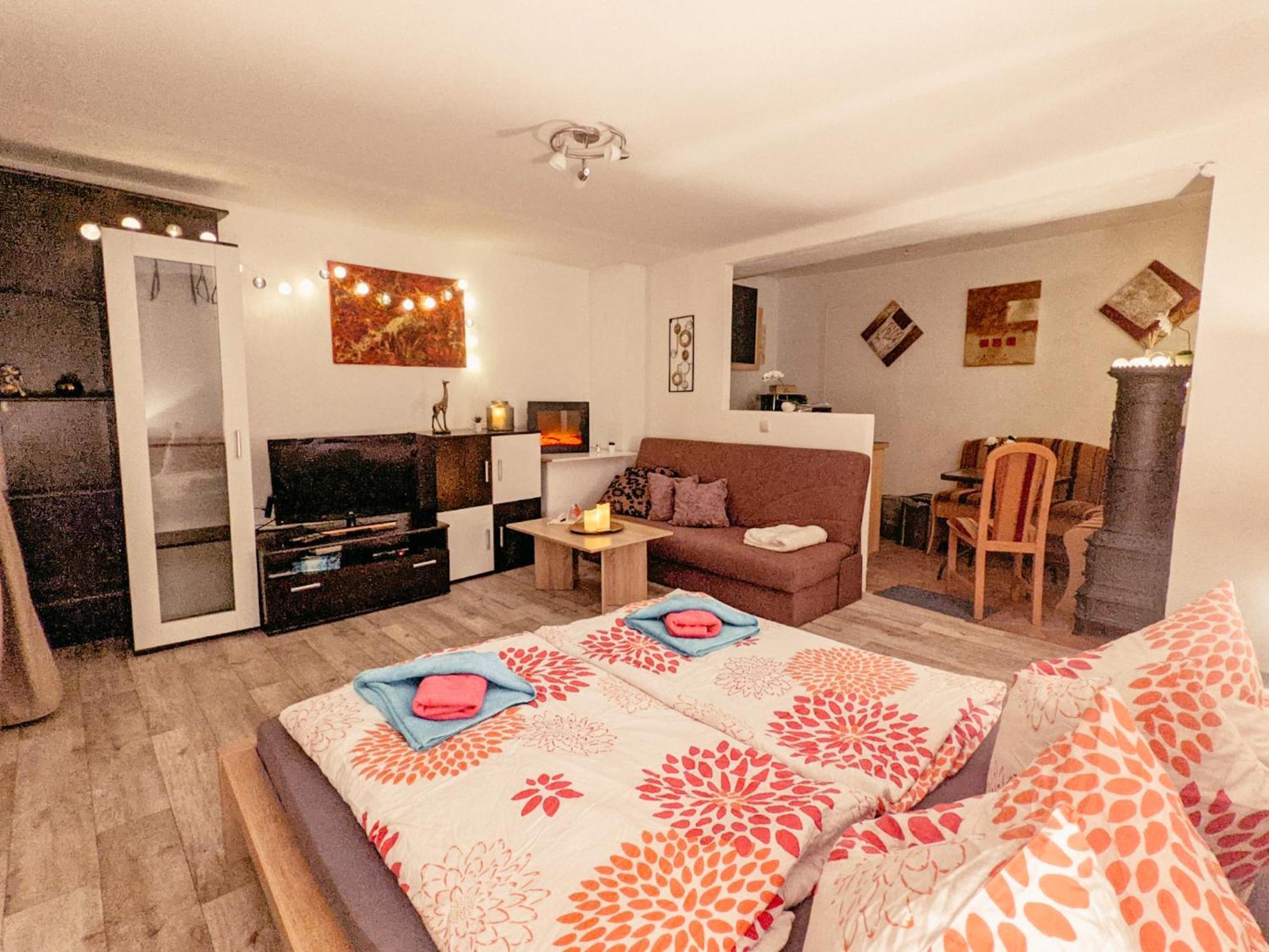 Famzi - Urlaubsmagie - Familienwohnung Mit Gemeinschaftsgarten, -Sauna & -Pool Sebnitz Extérieur photo