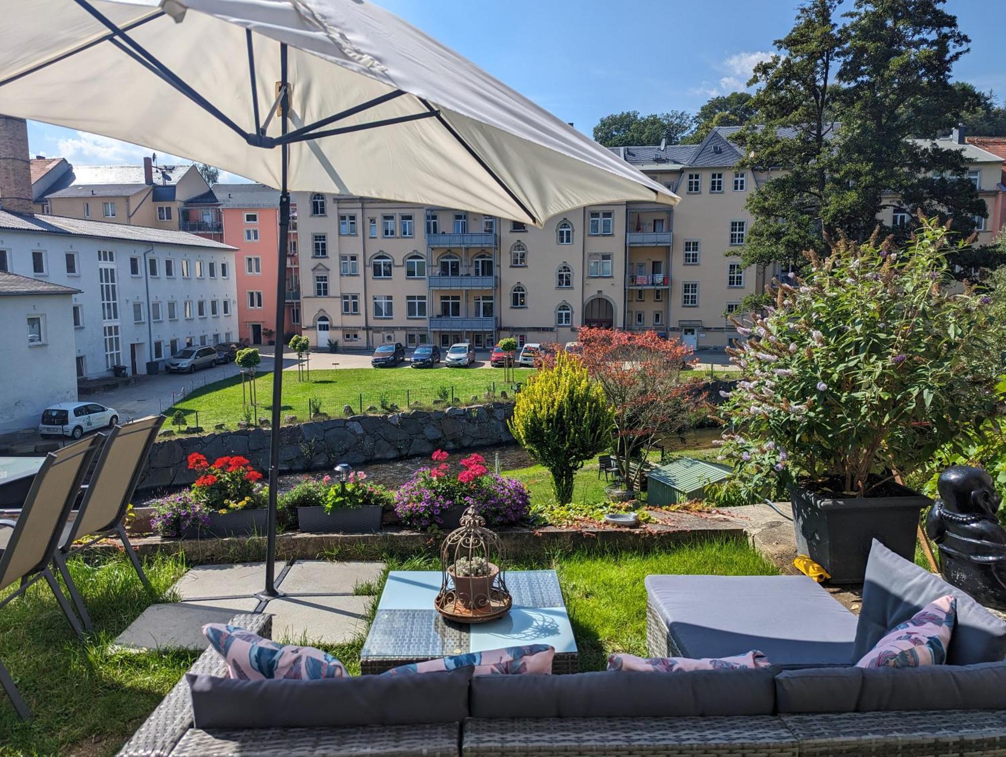 Famzi - Urlaubsmagie - Familienwohnung Mit Gemeinschaftsgarten, -Sauna & -Pool Sebnitz Extérieur photo