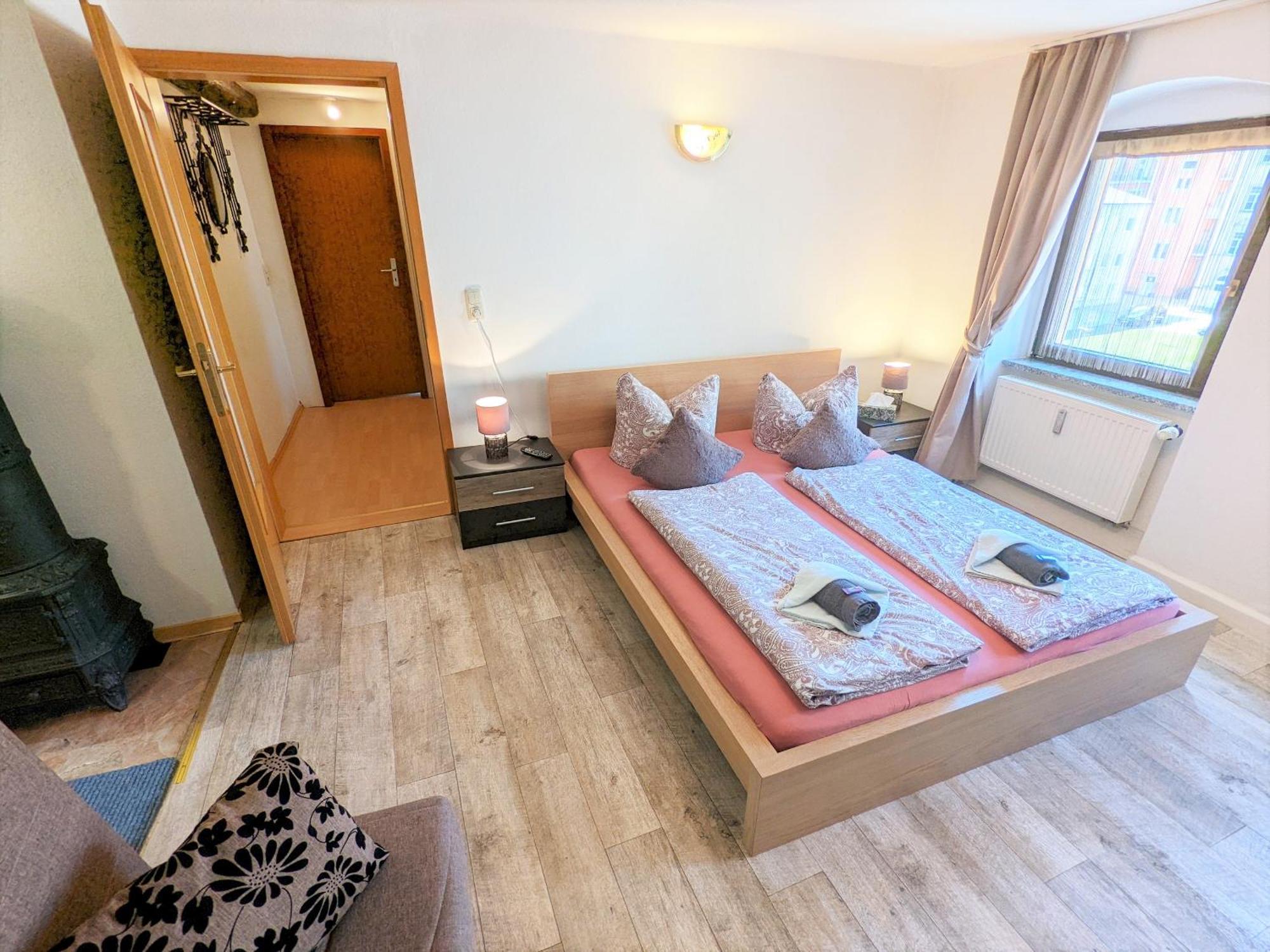 Famzi - Urlaubsmagie - Familienwohnung Mit Gemeinschaftsgarten, -Sauna & -Pool Sebnitz Extérieur photo