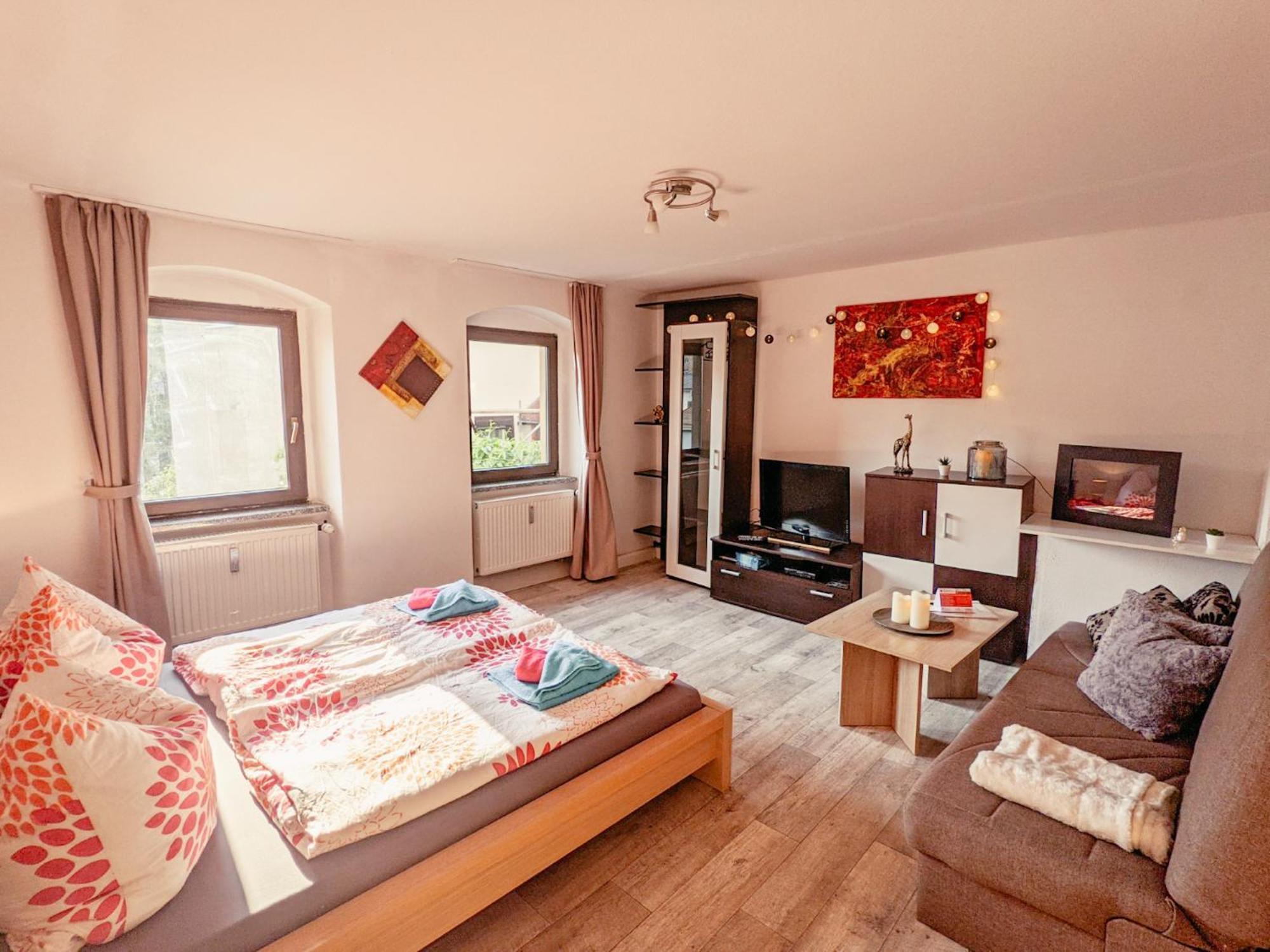 Famzi - Urlaubsmagie - Familienwohnung Mit Gemeinschaftsgarten, -Sauna & -Pool Sebnitz Extérieur photo