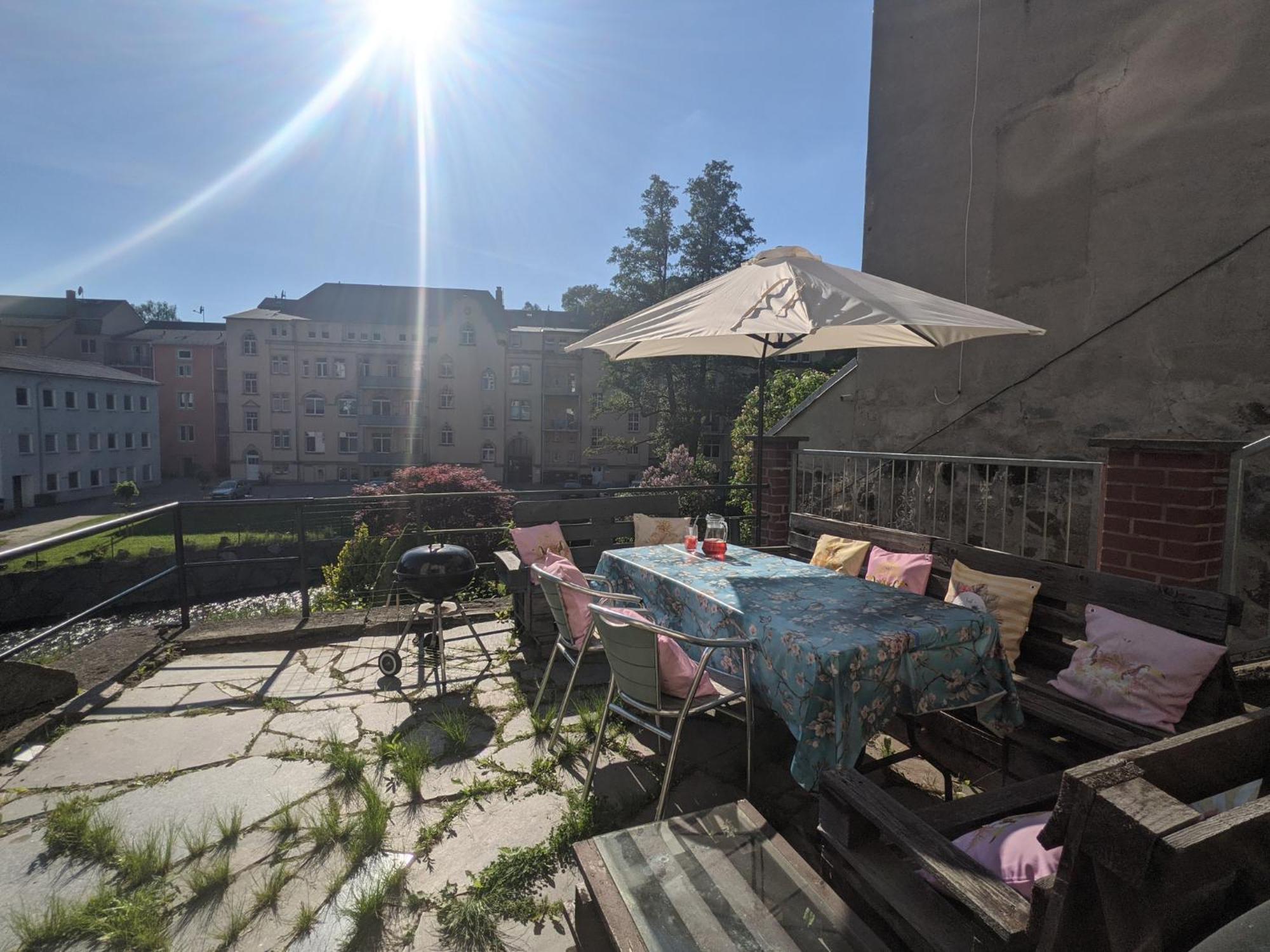 Famzi - Urlaubsmagie - Familienwohnung Mit Gemeinschaftsgarten, -Sauna & -Pool Sebnitz Extérieur photo