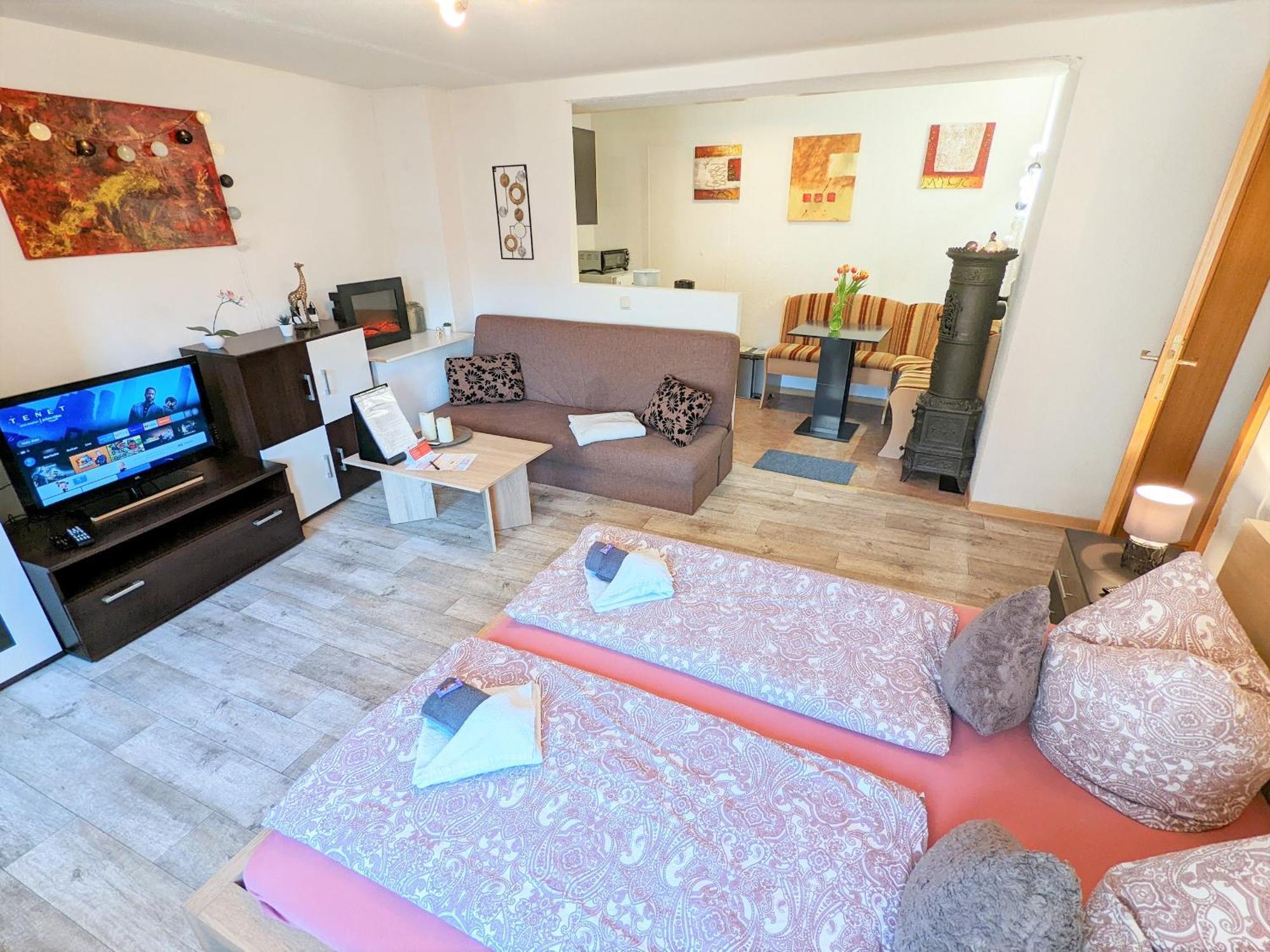 Famzi - Urlaubsmagie - Familienwohnung Mit Gemeinschaftsgarten, -Sauna & -Pool Sebnitz Extérieur photo