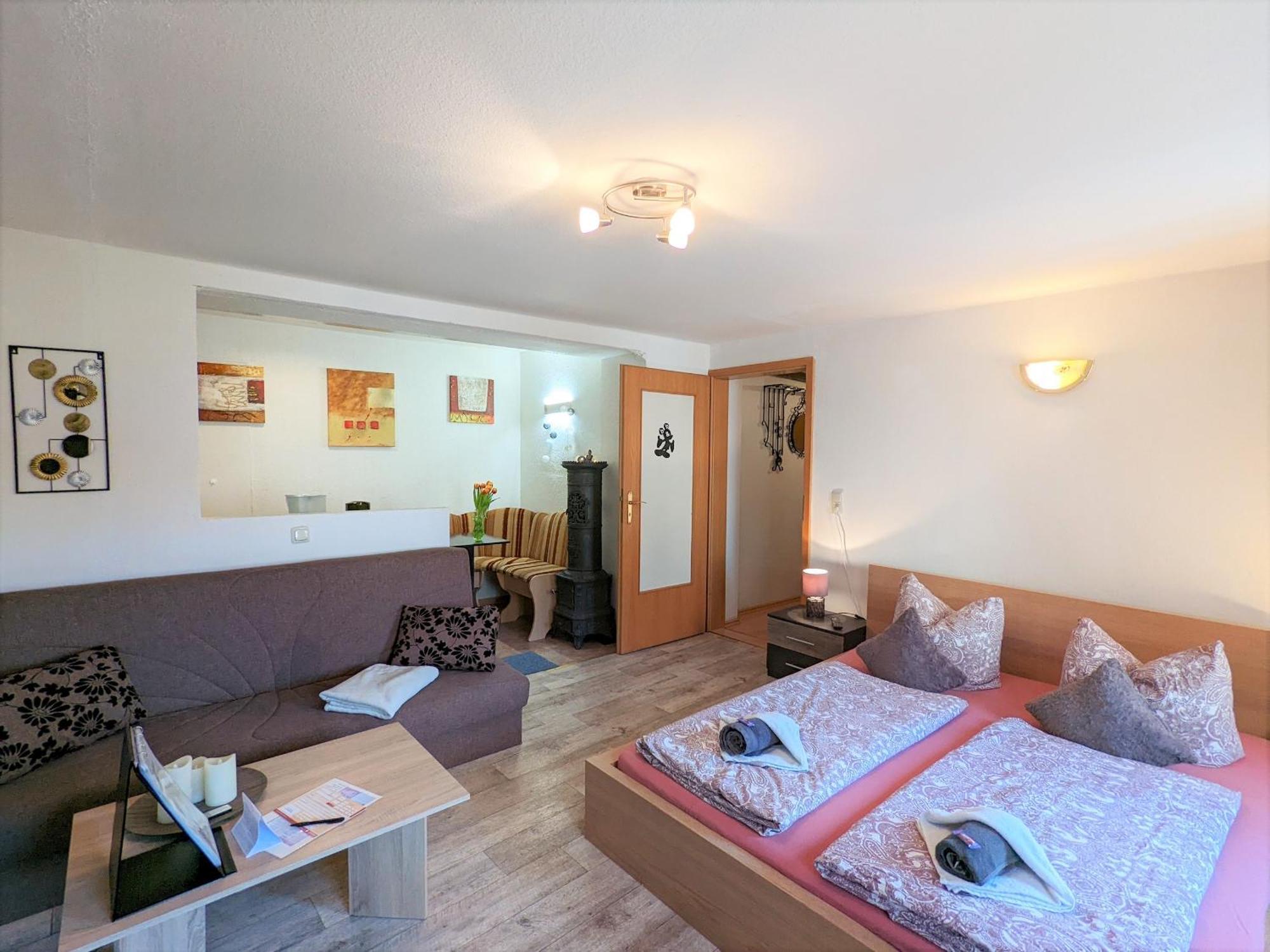 Famzi - Urlaubsmagie - Familienwohnung Mit Gemeinschaftsgarten, -Sauna & -Pool Sebnitz Extérieur photo