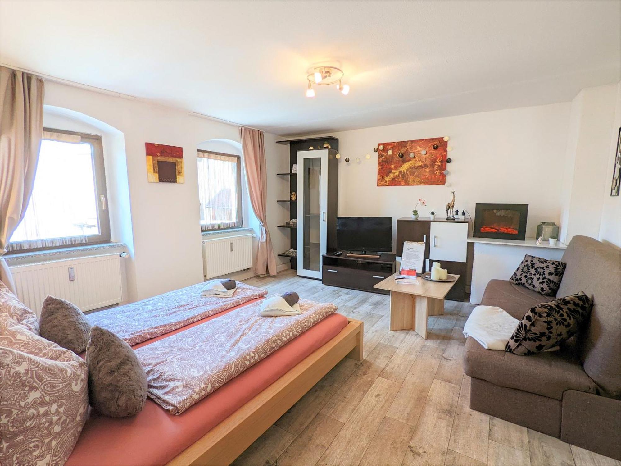 Famzi - Urlaubsmagie - Familienwohnung Mit Gemeinschaftsgarten, -Sauna & -Pool Sebnitz Extérieur photo