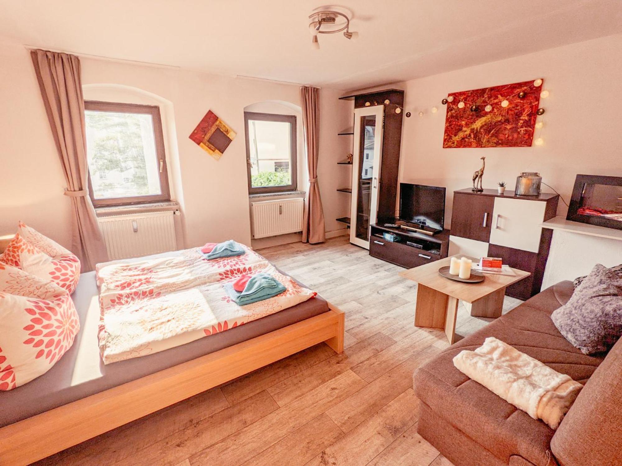 Famzi - Urlaubsmagie - Familienwohnung Mit Gemeinschaftsgarten, -Sauna & -Pool Sebnitz Extérieur photo
